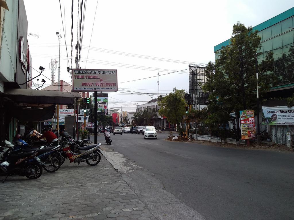 Budget Guest House Tunas Mandiri Jaya Malang Exteriör bild