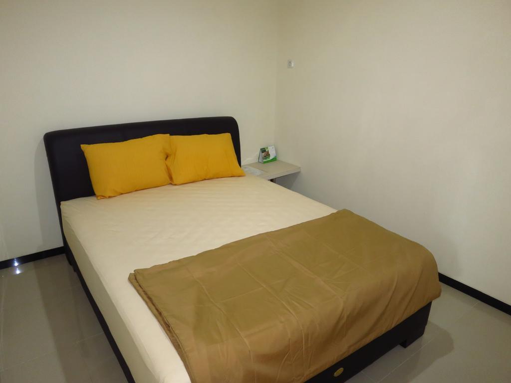 Budget Guest House Tunas Mandiri Jaya Malang Exteriör bild